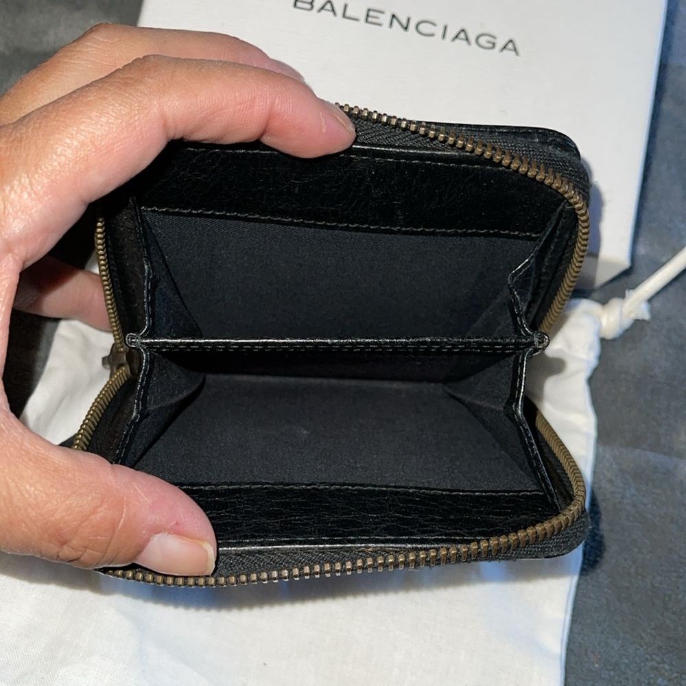 Balenciaga Preloved wallet great condition comes with box n dust bag - Picture 8 of 10